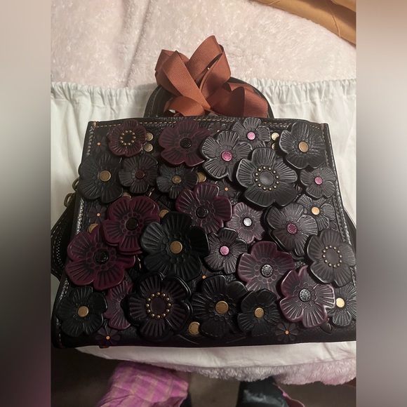 Coach Tea Rose Rogue 25 - Picture 1 of 16
